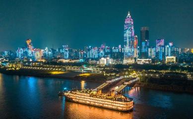 评武汉市夜景灯光效果:长江两岸的宏伟大气,在中国南方首屈一指