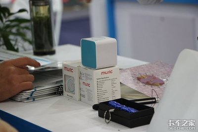 陕汽最贴心 盘点武汉车展各展台小礼物_卡车之家