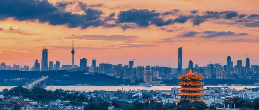 武汉推行灰码政策强化核酸筛查，大连加强防控措施，多地实现核酸结果互认